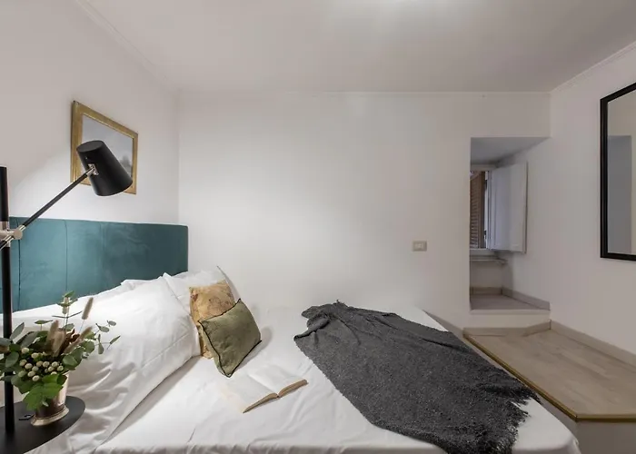Guesthost - Basic - 350 M Far From Fontana Di Trevi *