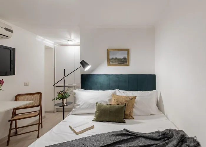 Guesthost - Basic - 350 M Far From Fontana Di Trevi Апартаменты Рим