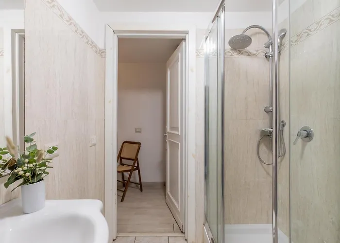 Guesthost - Basic - 350 M Far From Fontana Di Trevi Апартаменты Рим